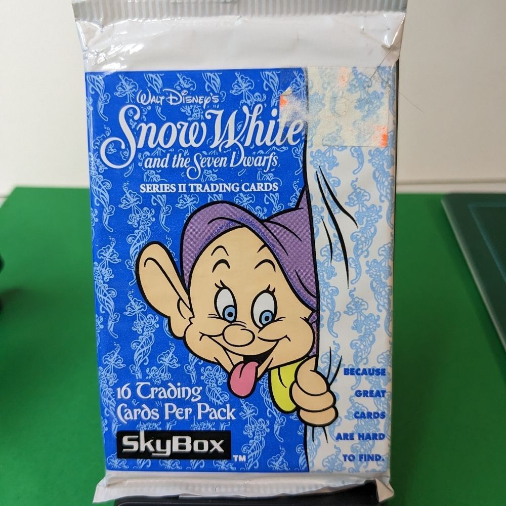 Snow White and the seven dwarves trading cards unopened 1995
